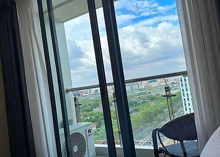L Condotel Near Okada Casino Pitx Moa With Pool Manilla