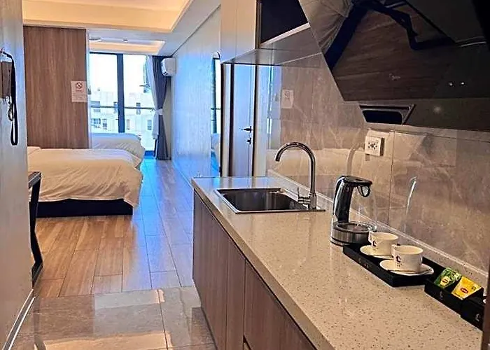 L Condotel Near Okada Casino Pitx Moa With Pool Hotel 2*