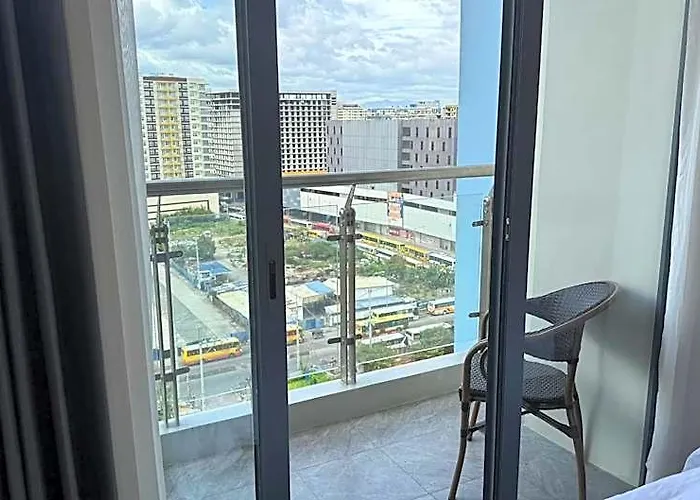 Hotel L Condotel Near Okada Casino Pitx Moa With Pool 2*