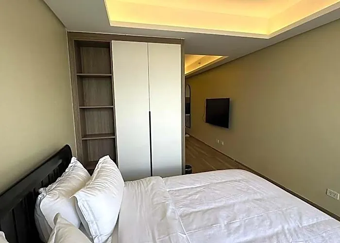 L Condotel Near Okada Casino Pitx Moa With Pool Hotel 2*