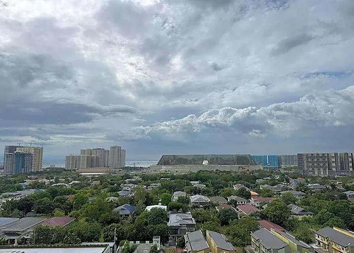 L Condotel Near Okada Casino Pitx Moa With Pool Manilla
